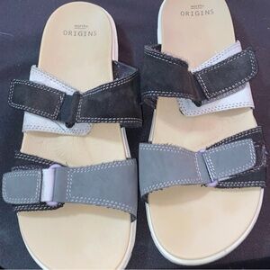 Earth Origins Vesper Wo Size 11 Tan and Black slip on‎ sandals EUC CLEAN